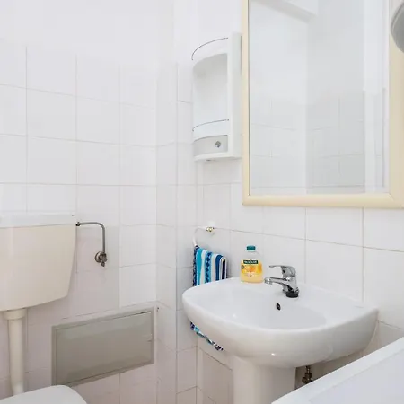 - 3 Bedrooms - Free Wifi Apartment *