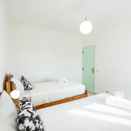 - 3 Bedrooms - Free Wifi Apartment *
